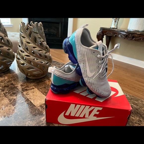 Nike Vapormax - Picture 3 of 7